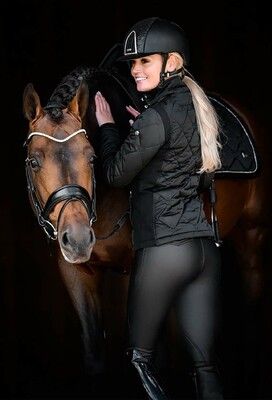 /images/2670-Claudia-Breechers-Equestrian-Stockholm-1644474137-40-0056-1942-thumb.jpg