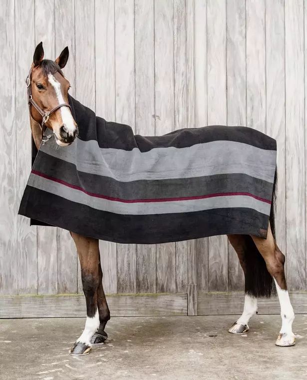 Heavy Fleece Loimi Square Stripes 210x200cm (Black/Grey)
